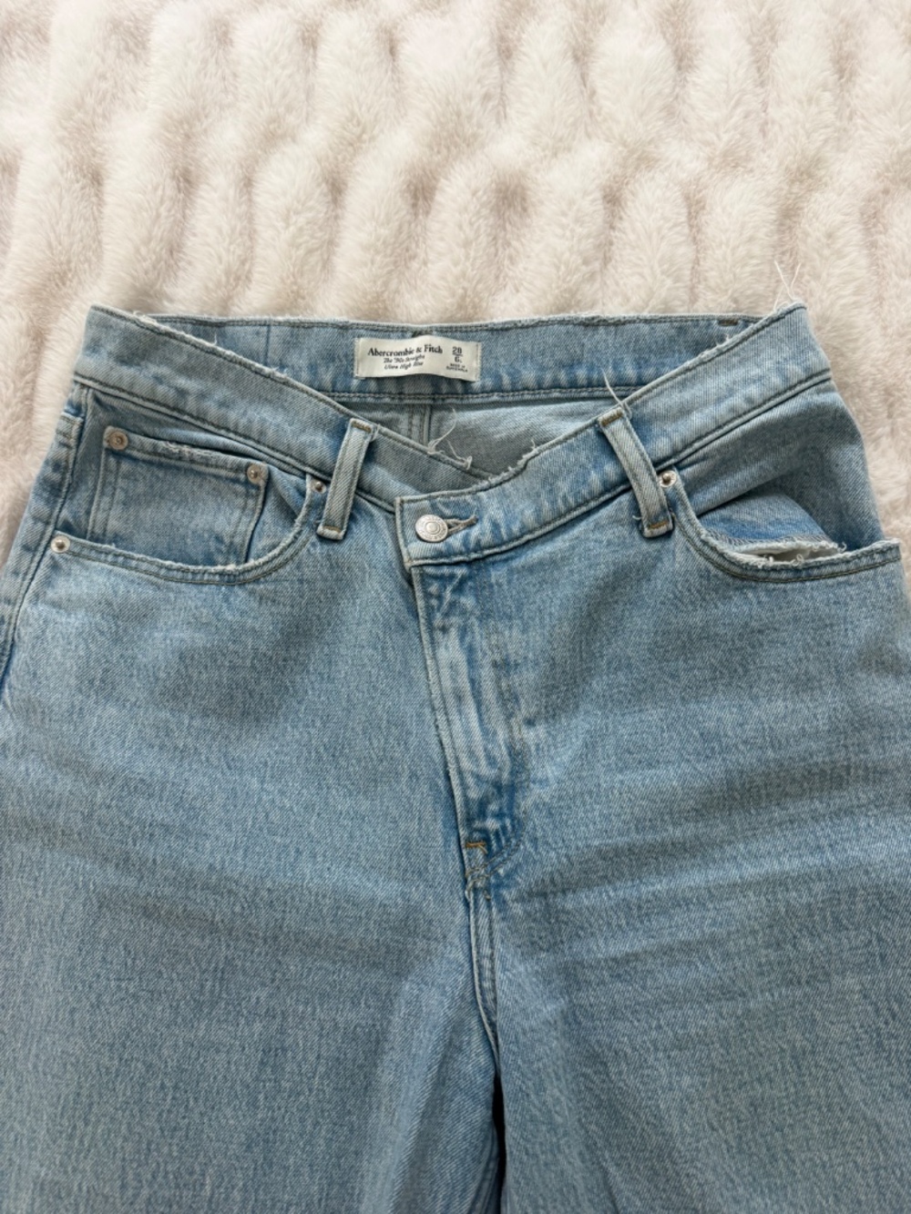 Jeans - Picture 2 of 3
